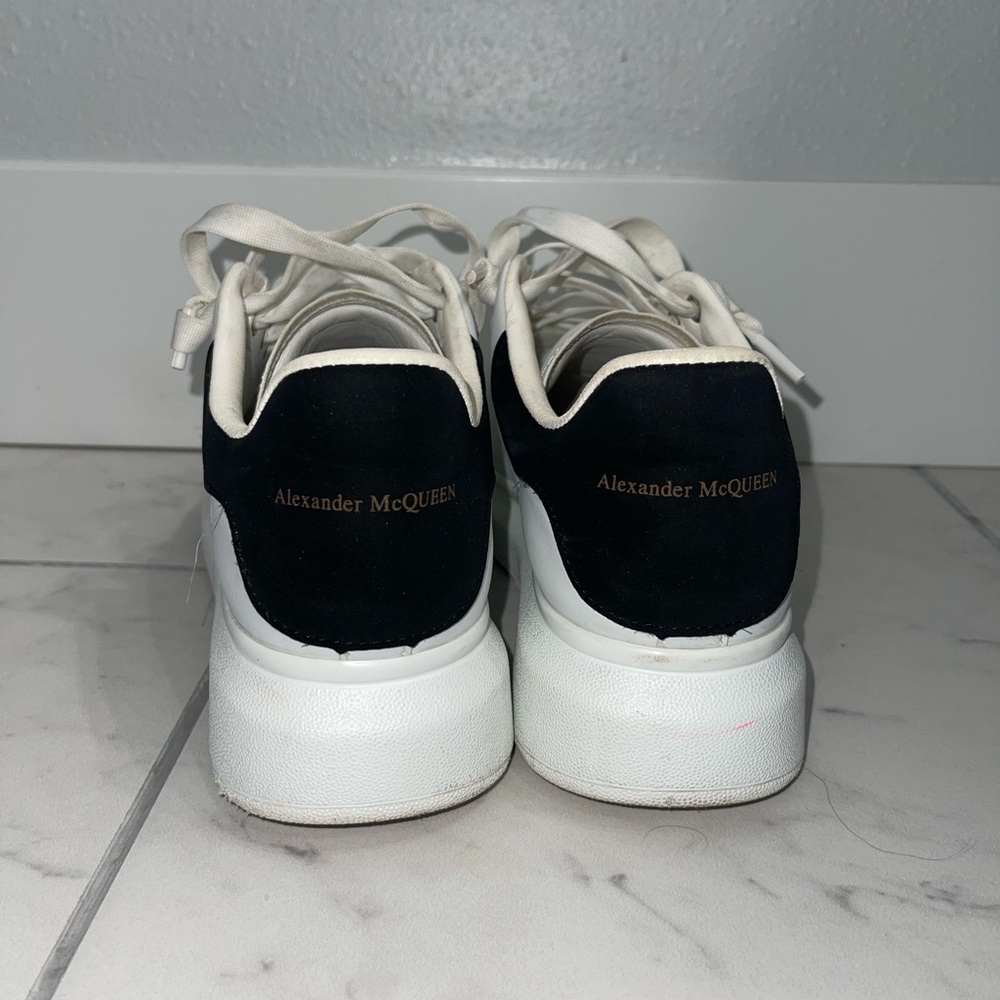 Classic Alexander McQueen Sneaker size 9.5/10 women’s